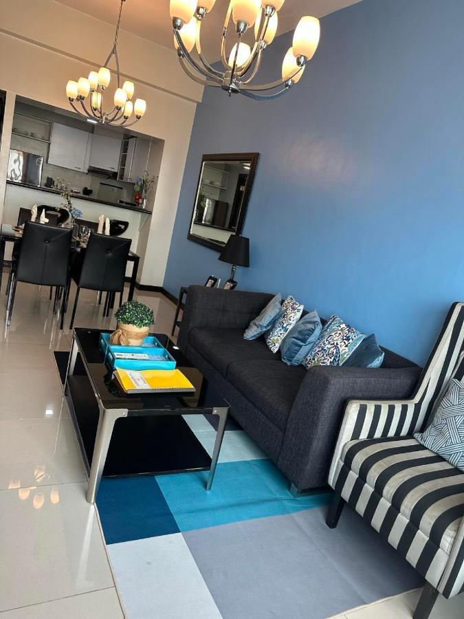 Suites De Marina Manila With Netflix Luaran gambar