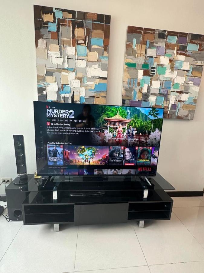 Suites De Marina Manila With Netflix Luaran gambar