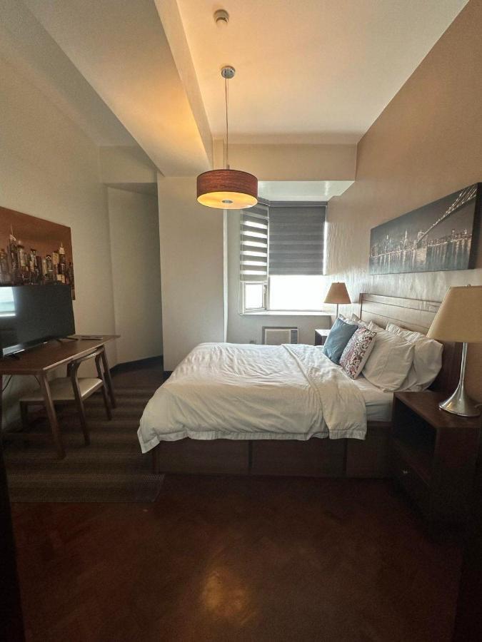 Suites De Marina Manila With Netflix Luaran gambar