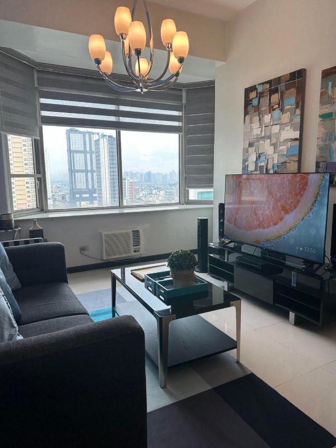 Suites De Marina Manila With Netflix Luaran gambar