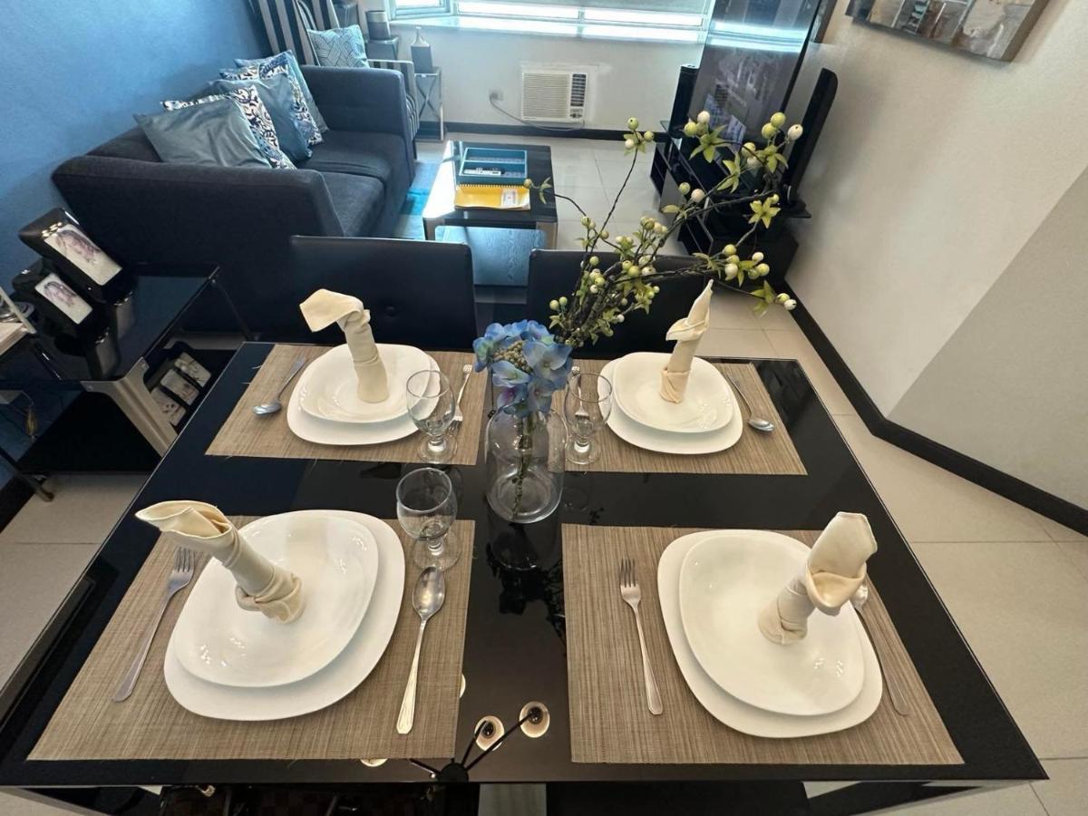 Suites De Marina Manila With Netflix Luaran gambar