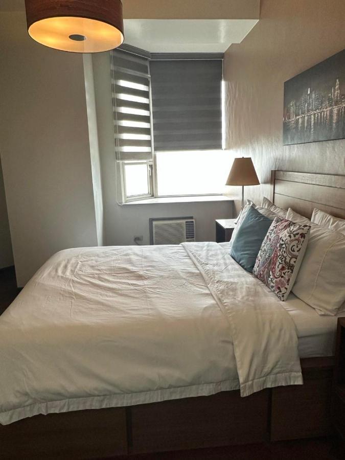 Suites De Marina Manila With Netflix Luaran gambar