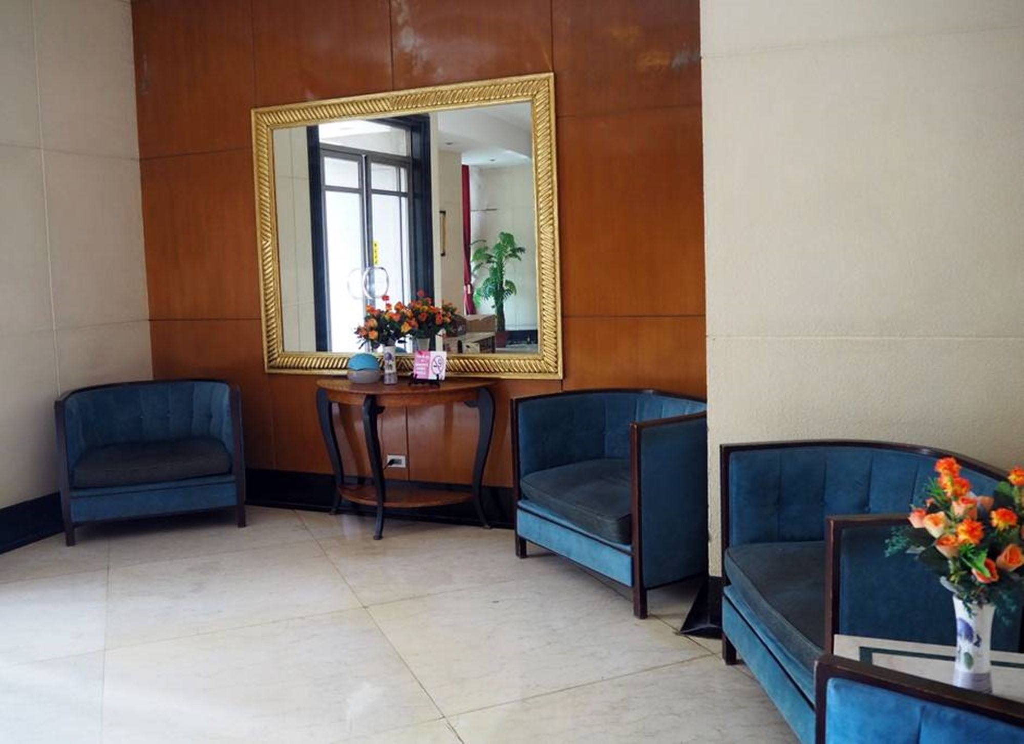 Suites De Marina Manila With Netflix Luaran gambar